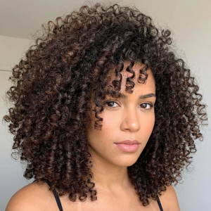 Differences Between Curly and Straight Hair Care